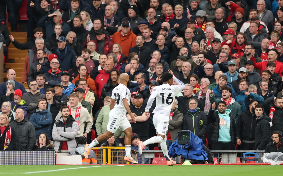 员伊萨克在, bt, inews 员伊萨克在, bt, inews